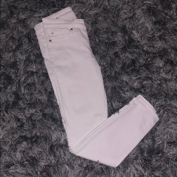 Cute white jeans! - Picture 1 of 1